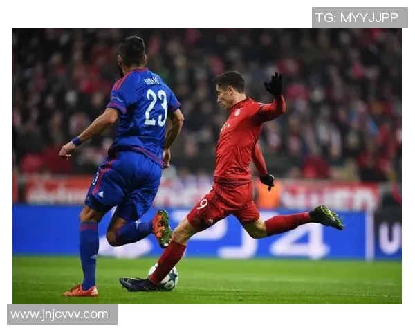 莱万重返安联球场引发拜仁球迷愤怒怒斥忘恩负义行为